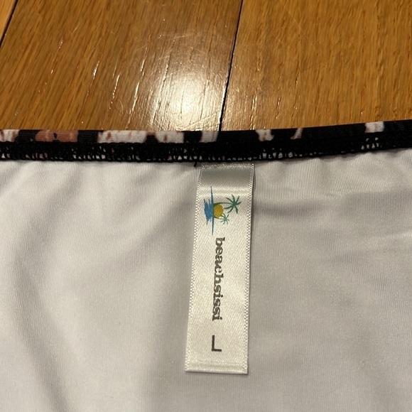 NWOT Beachsissi leopard bikini bottoms size large. - Picture 2 of 5